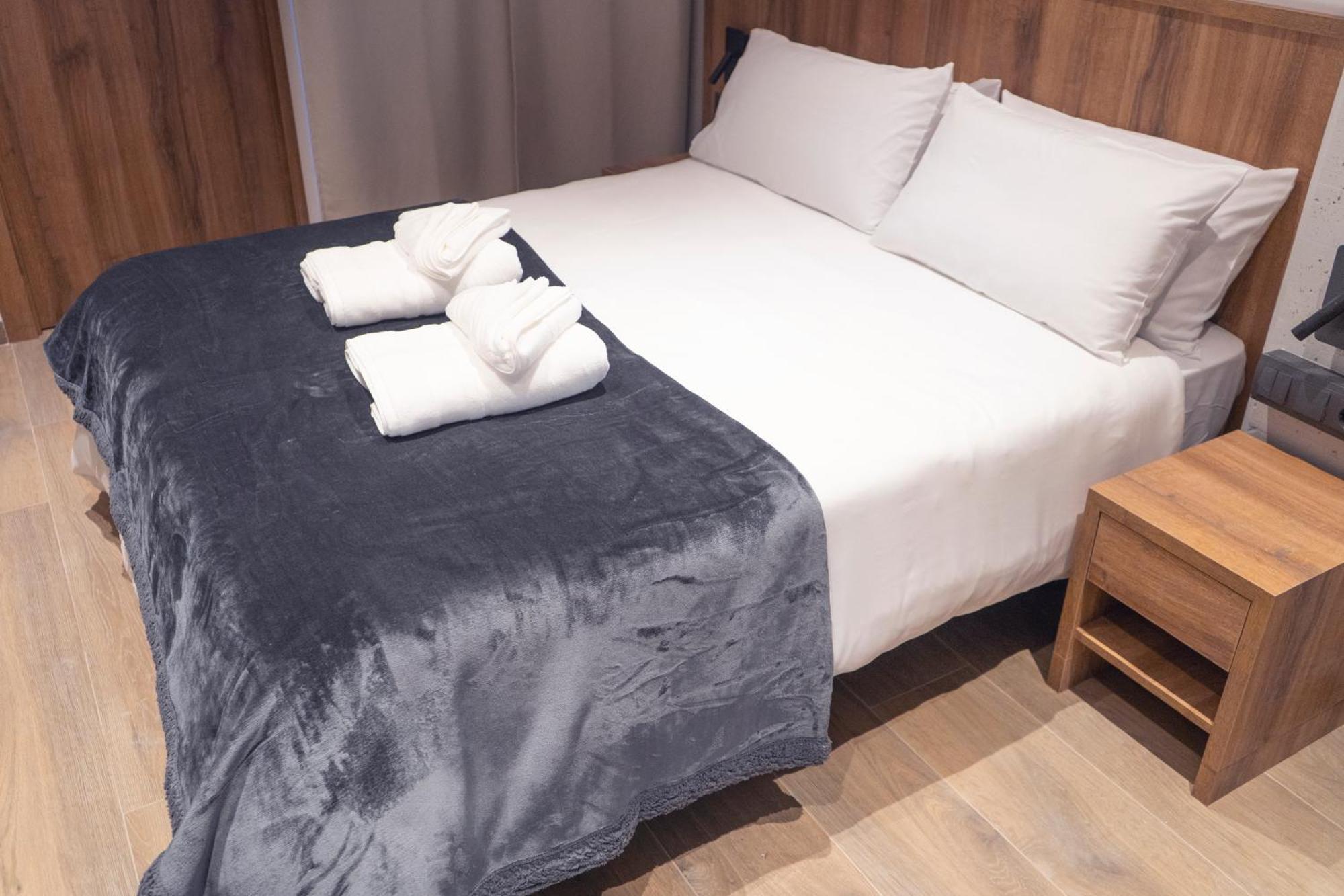 Monturiol Apartaments Барселона Номер фото