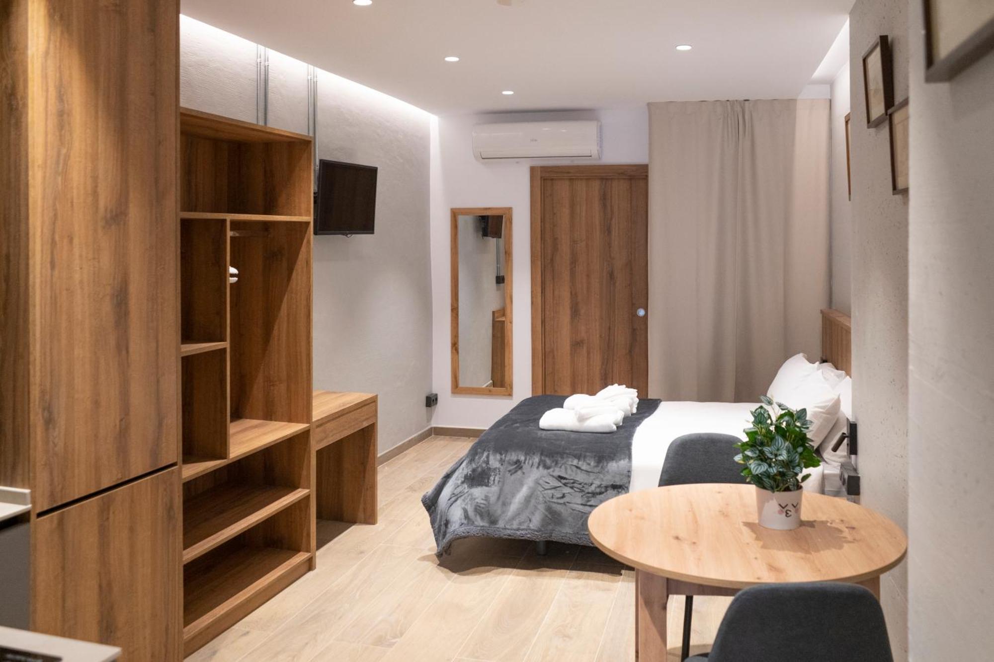 Monturiol Apartaments Барселона Экстерьер фото