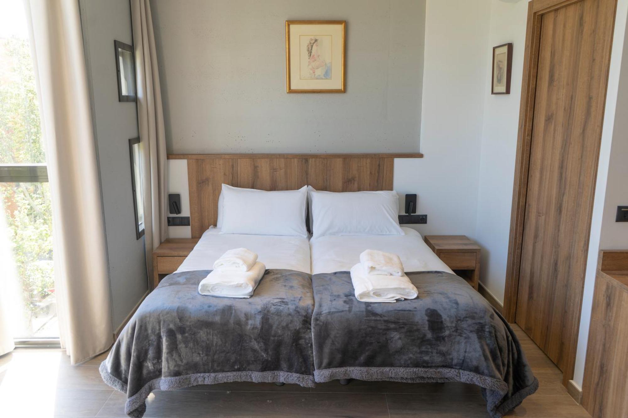 Monturiol Apartaments Барселона Экстерьер фото
