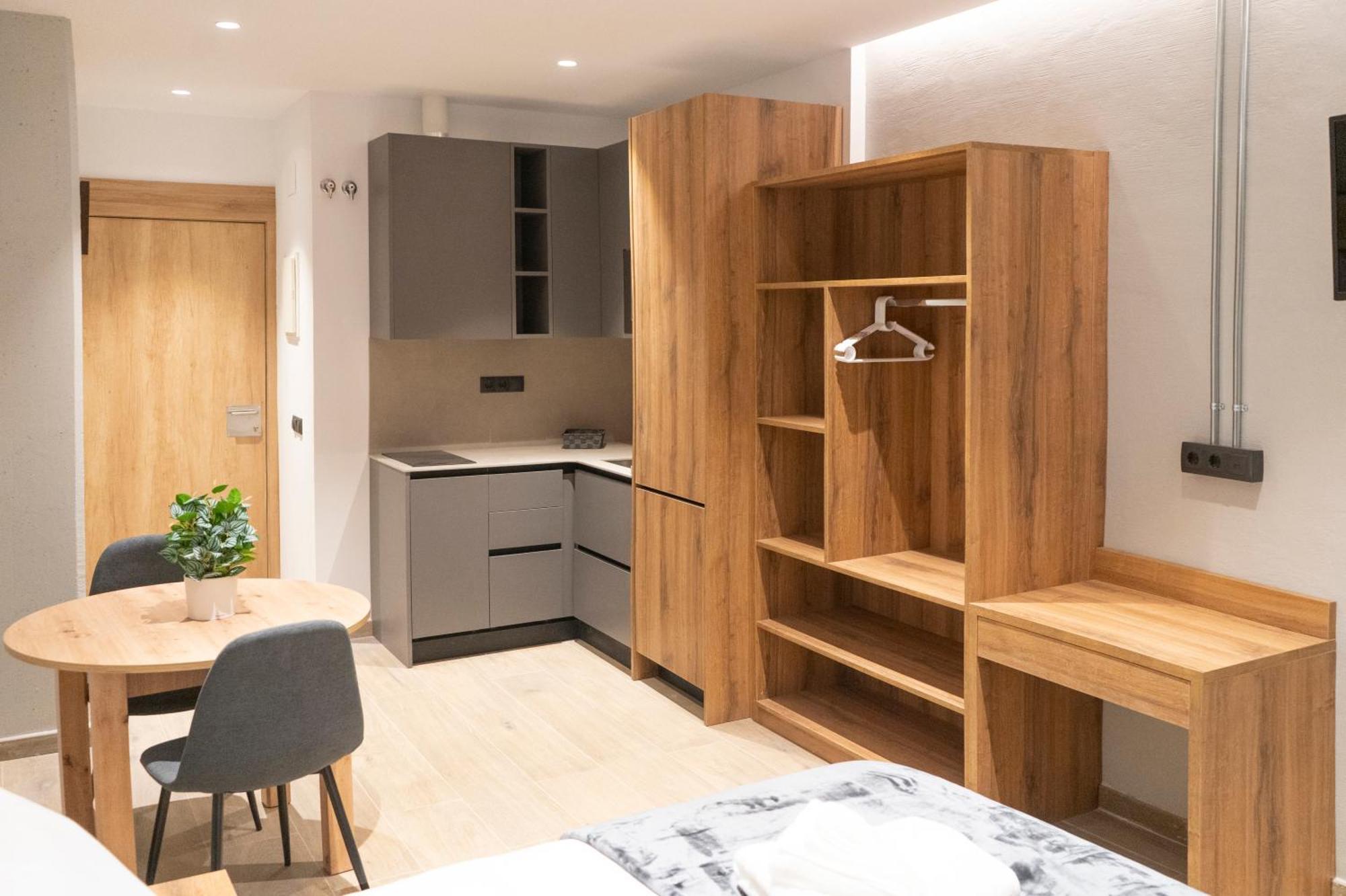 Monturiol Apartaments Барселона Экстерьер фото